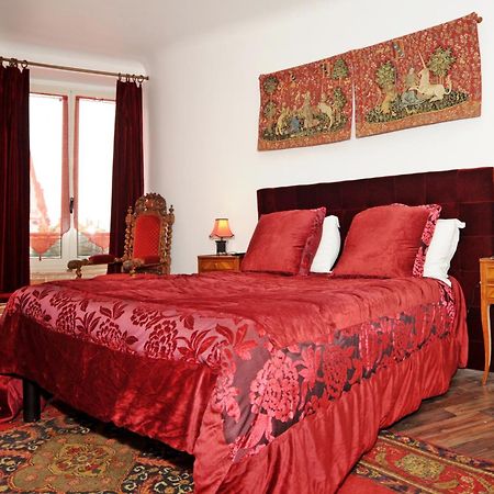 סולי-סיר-לואר Hotel La Tour מראה חיצוני תמונה