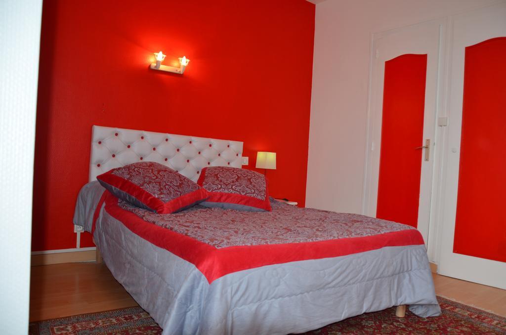 סולי-סיר-לואר Hotel La Tour מראה חיצוני תמונה